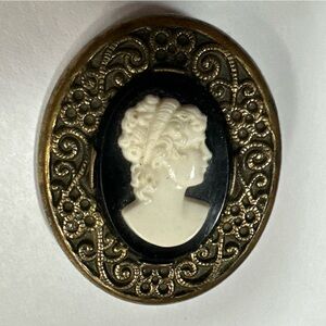 Vintage Cameo Brooch Pin Signed Robbins Co Attleboro Black White Brass  Classic